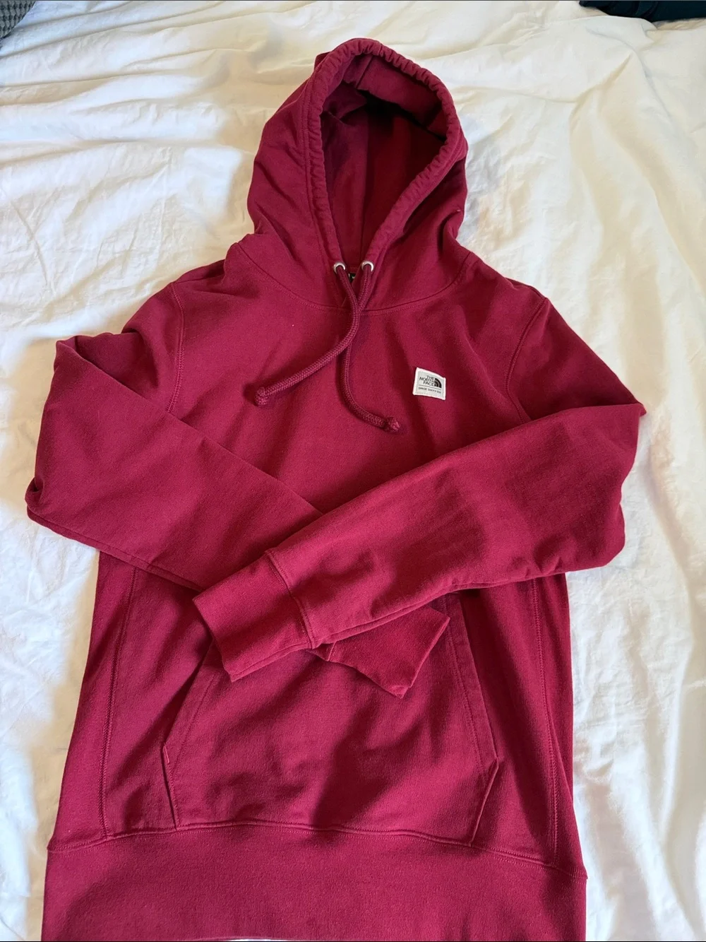 Men's The North Face Maroon Pullover  Hoodie (never worn)
